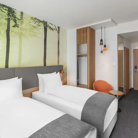 - Leuchtenbergring, An Ihg München