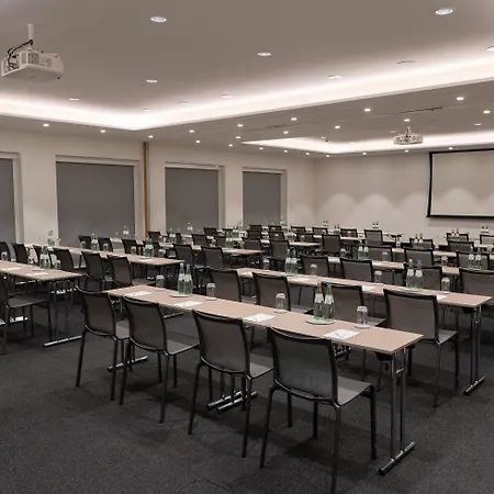 - Leuchtenbergring By Ihg 4* München