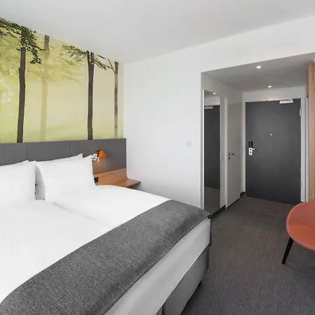 Hotel - Leuchtenbergring By Ihg 4*